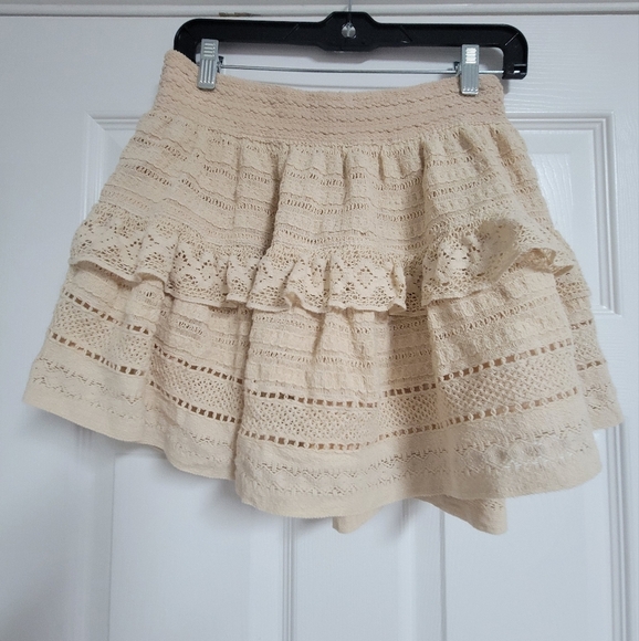 aerie Dresses & Skirts - Aerie NWT lace Mini Skirt Size Medium.